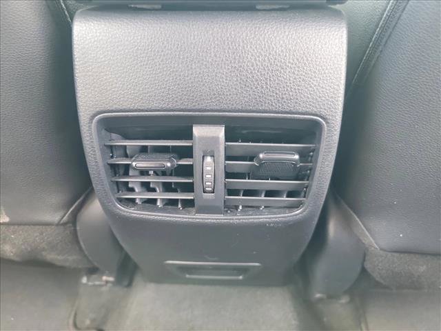 Used 2024 Toyota Corolla Cross XLE w/ Convenience Package image 17