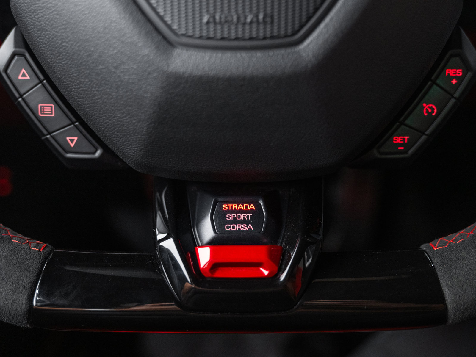 Used 2020 Lamborghini Huracan EVO AWD/4WD image 51