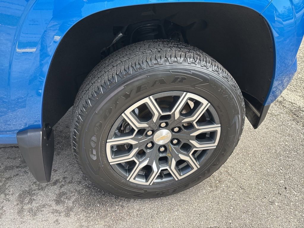 Used 2023 Chevrolet Colorado LT w/ LT Convenience Package III image 12