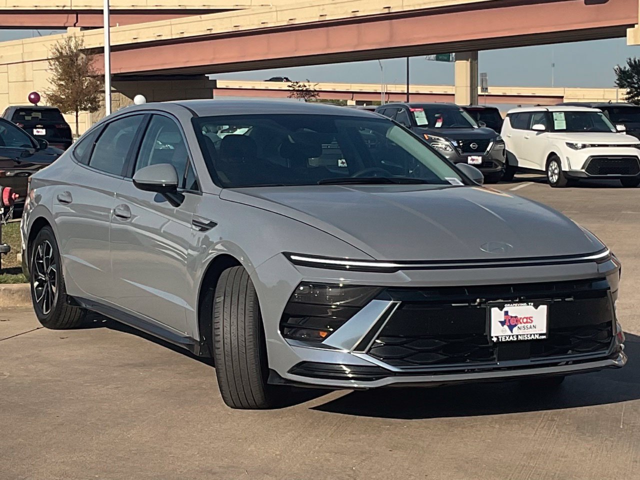 Used 2025 Hyundai Sonata SEL FWD image 3