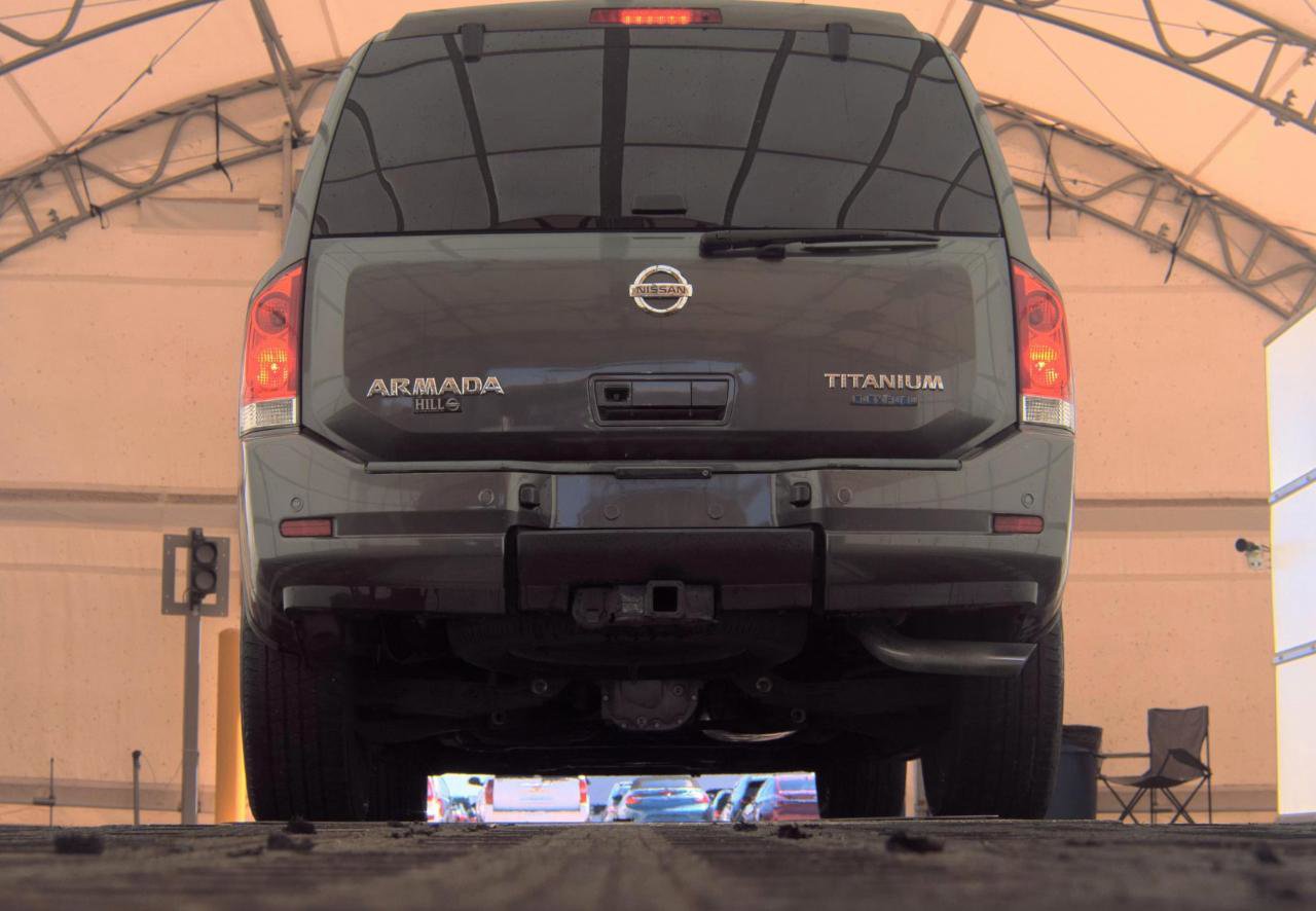 Used 2010 Nissan Armada Titanium RWD image 7