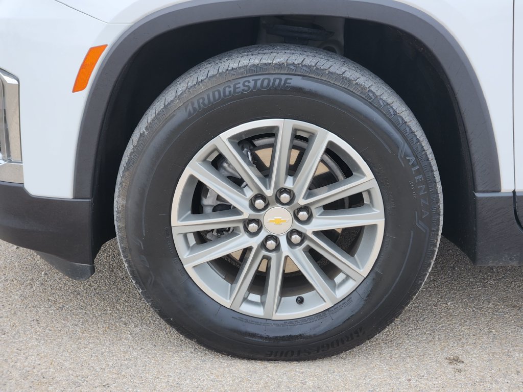 Used 2023 Chevrolet Traverse LT FWD image 10
