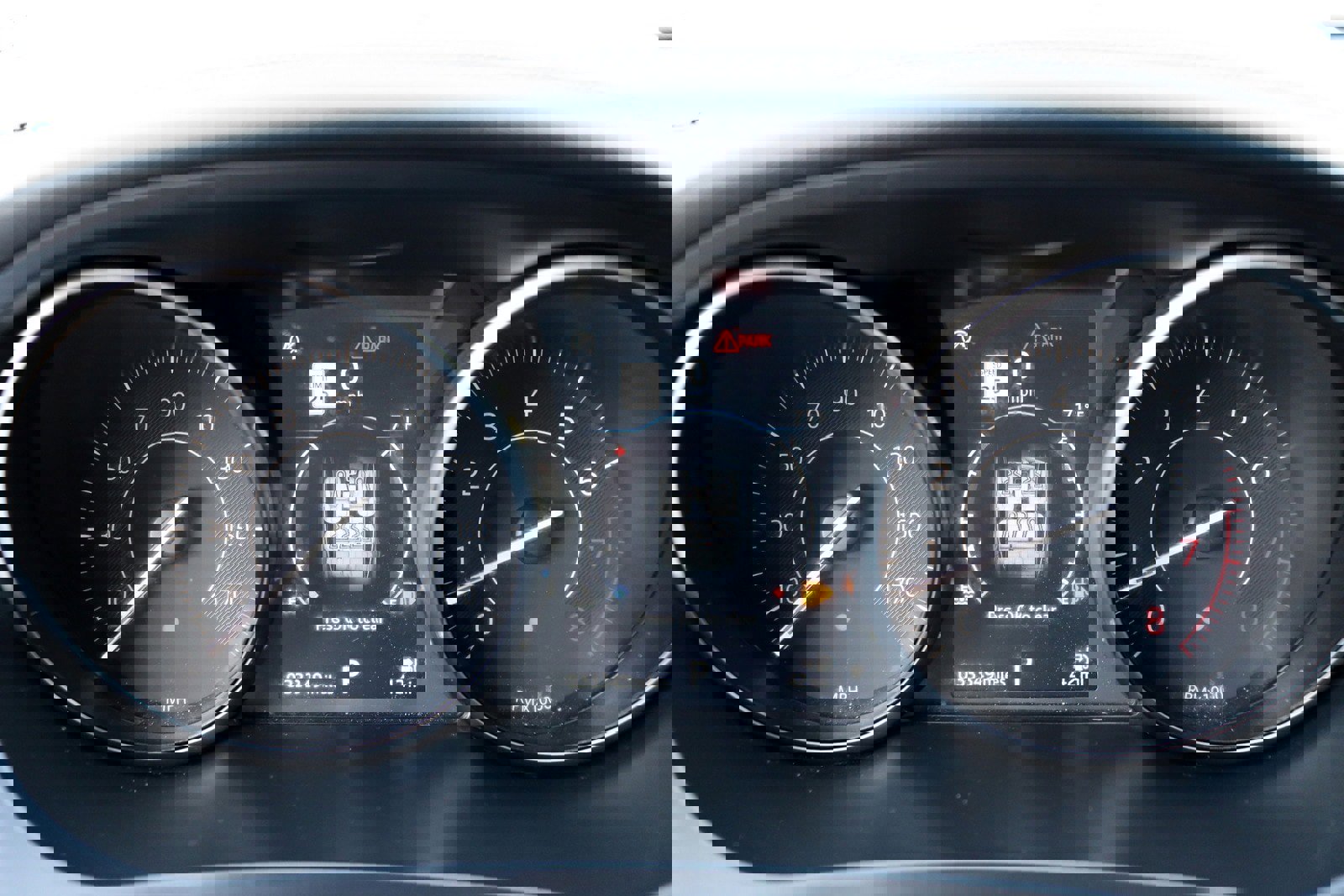 Used 2019 Jaguar E-PACE R-Dynamic S image 30