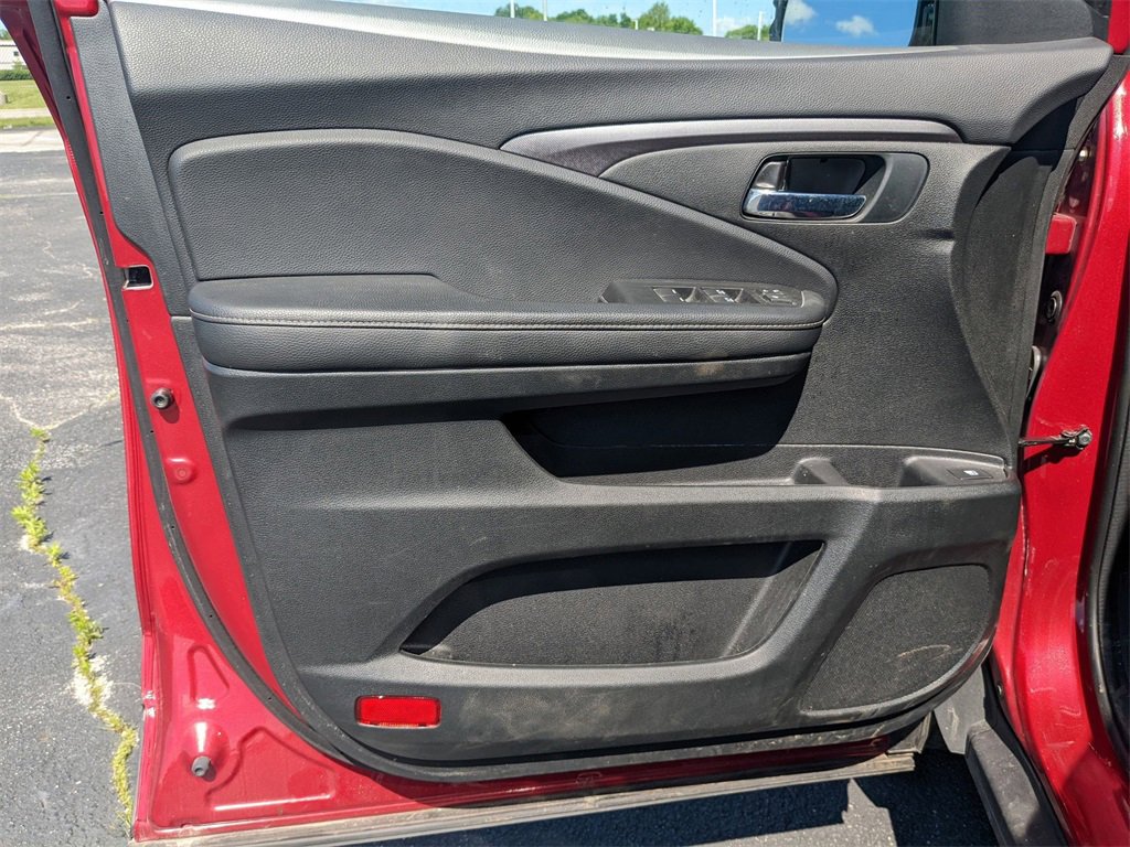 Used 2023 Honda Ridgeline Sport image 10