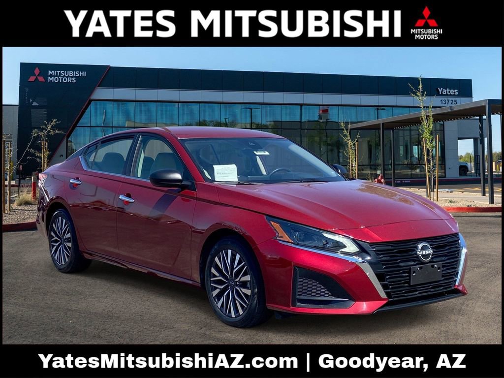 Used 2025 Nissan Altima 2.5 SV image 1