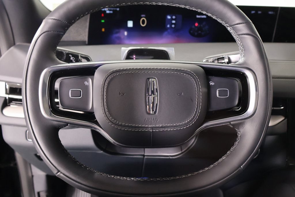 New 2025 Lincoln Navigator Reserve w/ Jet Appearance Package AWD/4WD image 3