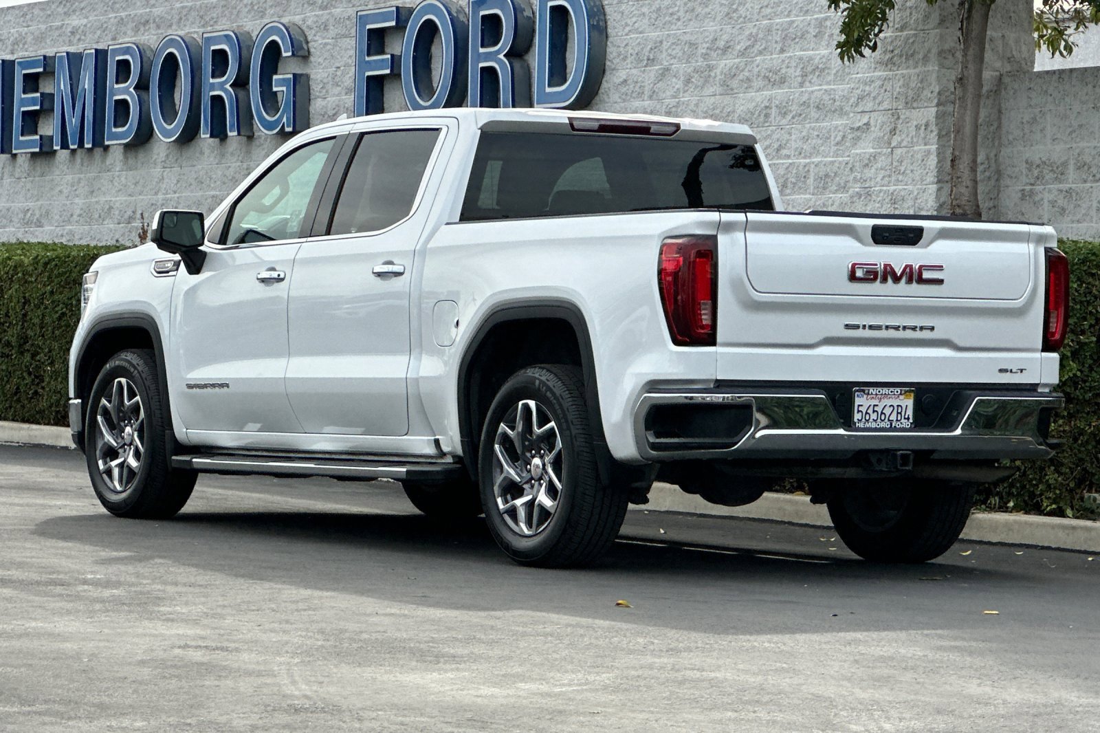 Used 2022 GMC Sierra 1500 SLT w/ SLT Convenience Package image 6