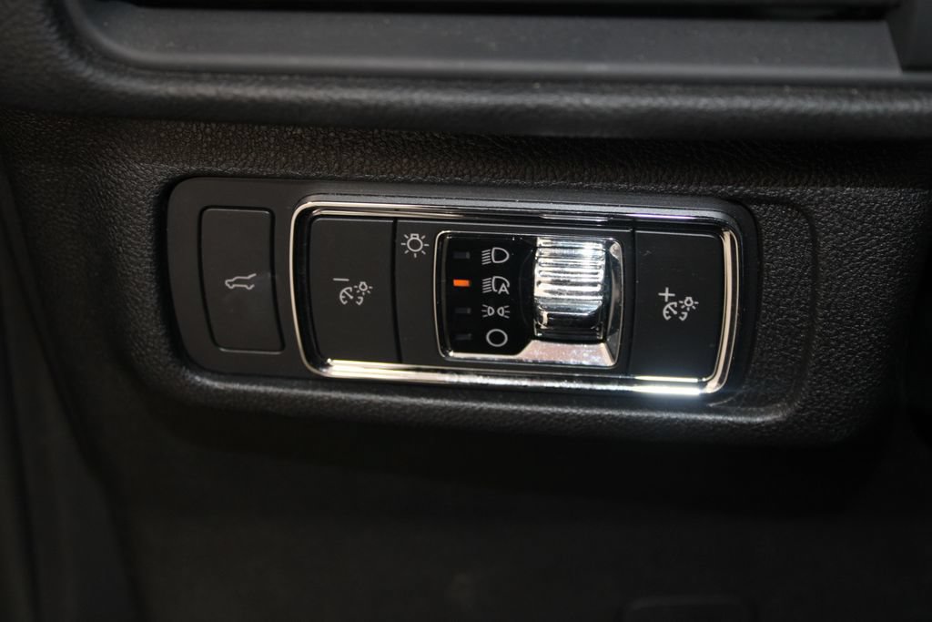 Used 2022 Lincoln Corsair Reserve w/ Equipment Group 201A AWD/4WD image 43