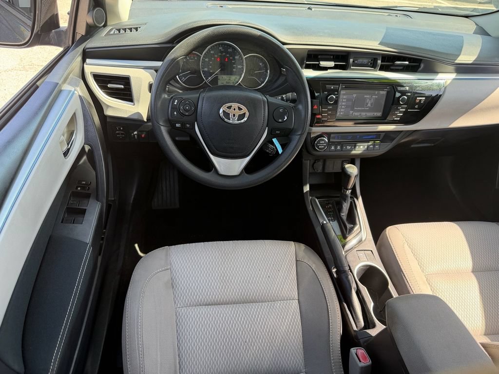 Used 2015 Toyota Corolla LE FWD image 13