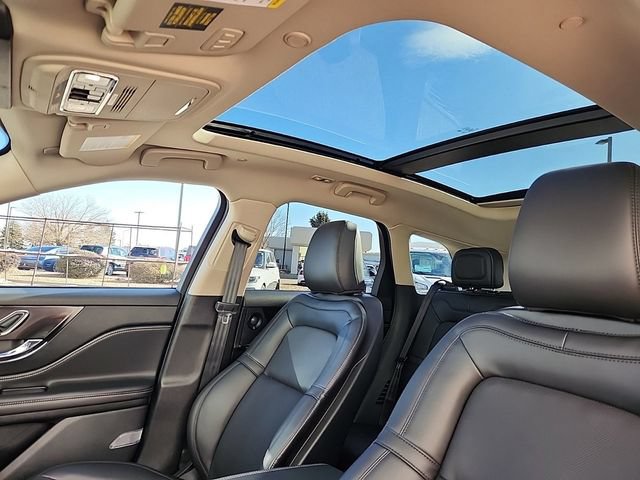 New 2025 Lincoln Corsair Reserve w/ Equipment Group 202A AWD/4WD image 24