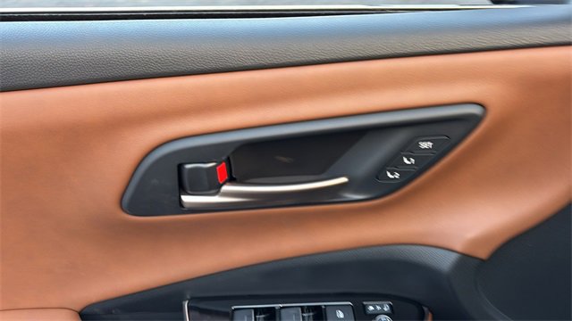 New 2025 Toyota Crown Signia w/ Advanced Technology Package image 10