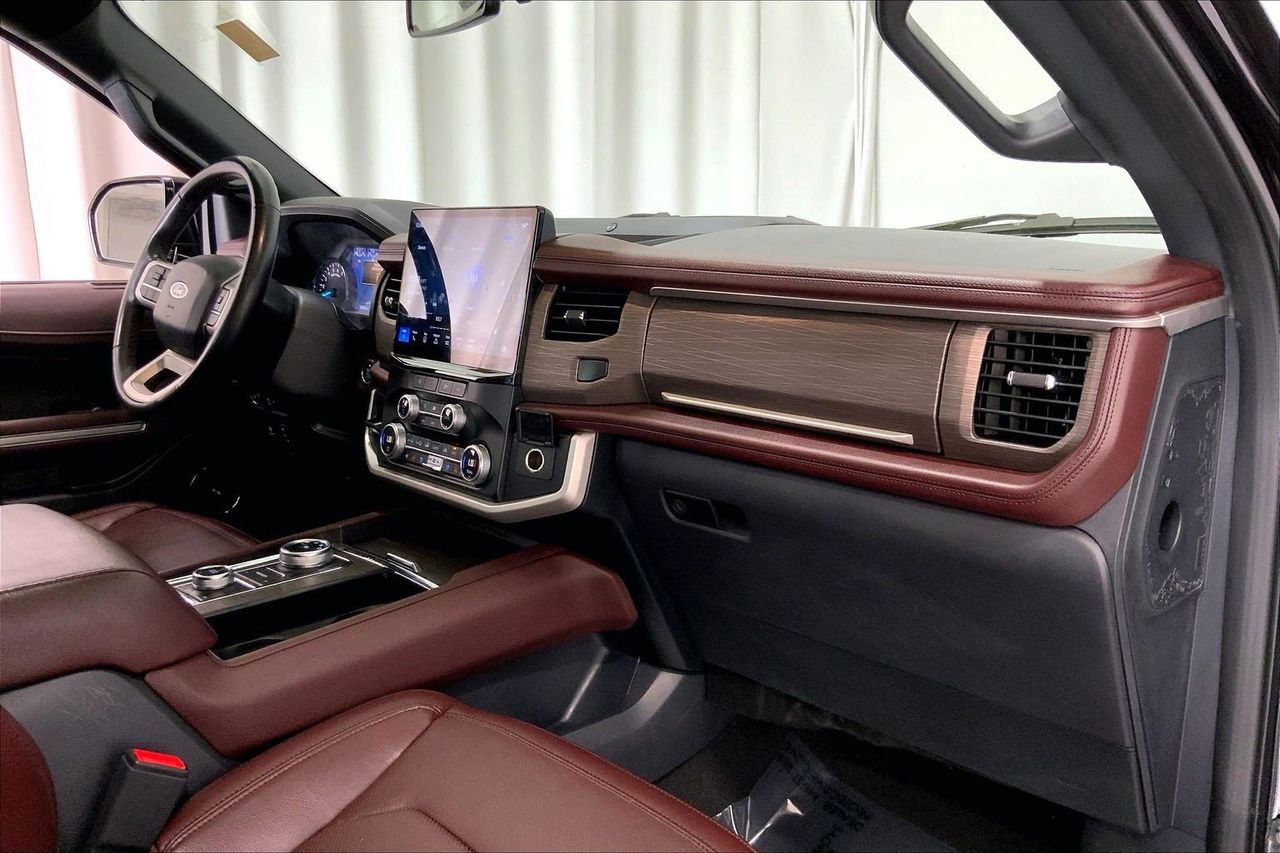 Used 2024 Ford Expedition Limited image 28
