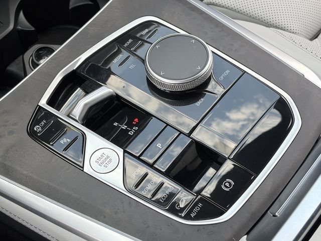 Used 2026 BMW X5 xDrive40i w/ M Sport Package AWD/4WD image 31