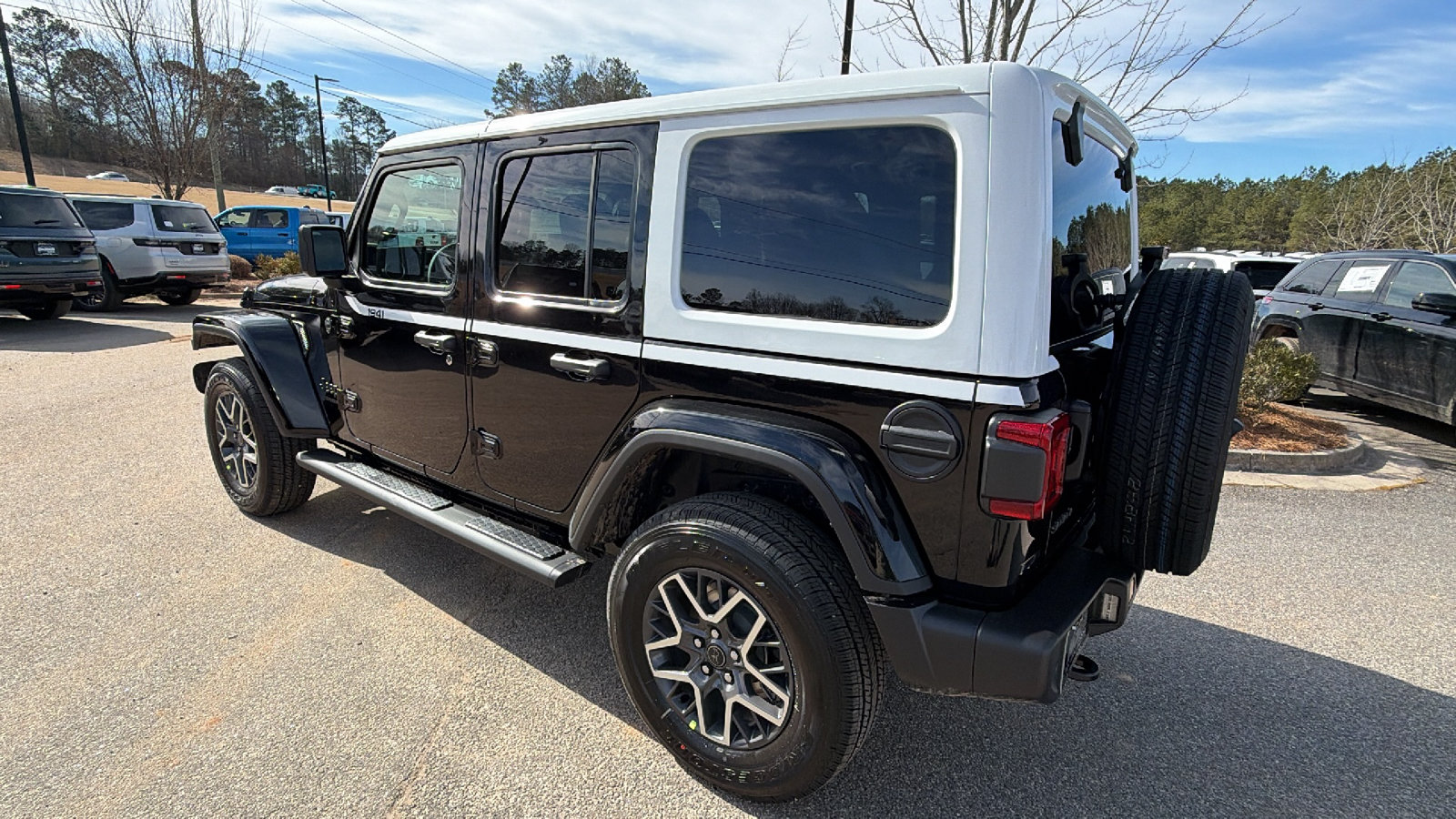 New 2026 Jeep Wrangler Unlimited Sahara w/ Whitecap Package AWD/4WD image 10