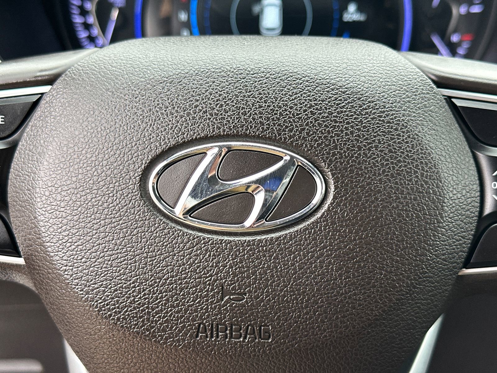 Used 2019 Hyundai Santa Fe Limited FWD image 27