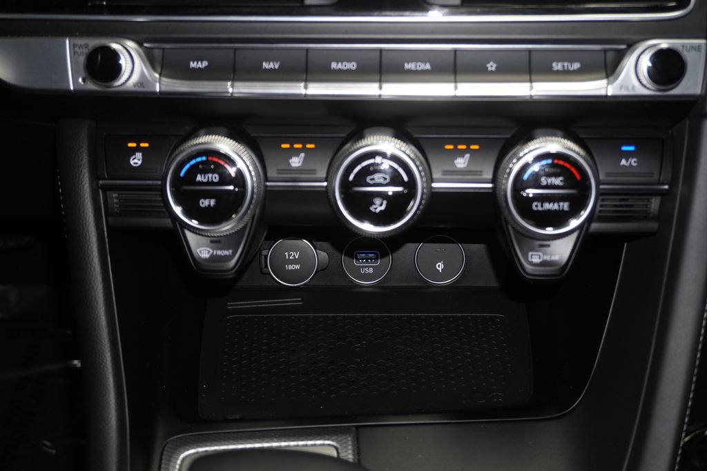 Used 2022 Genesis G70 2.0T w/ Prestige Package AWD/4WD image 18