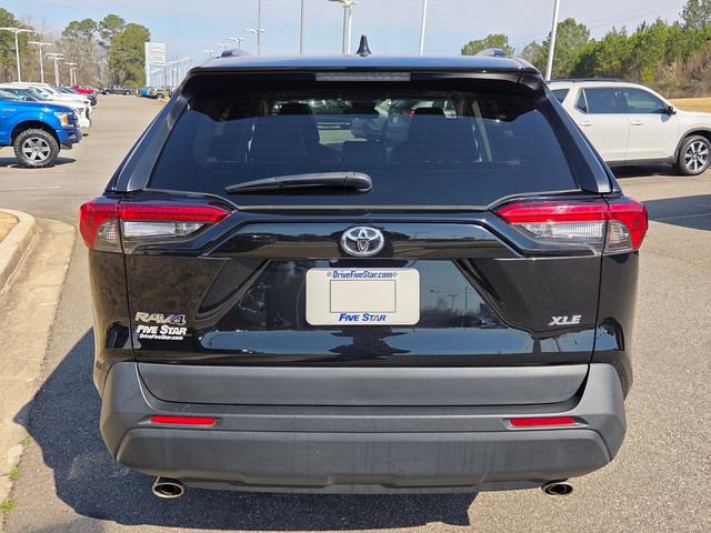 Used 2023 Toyota RAV4 XLE Premium image 11
