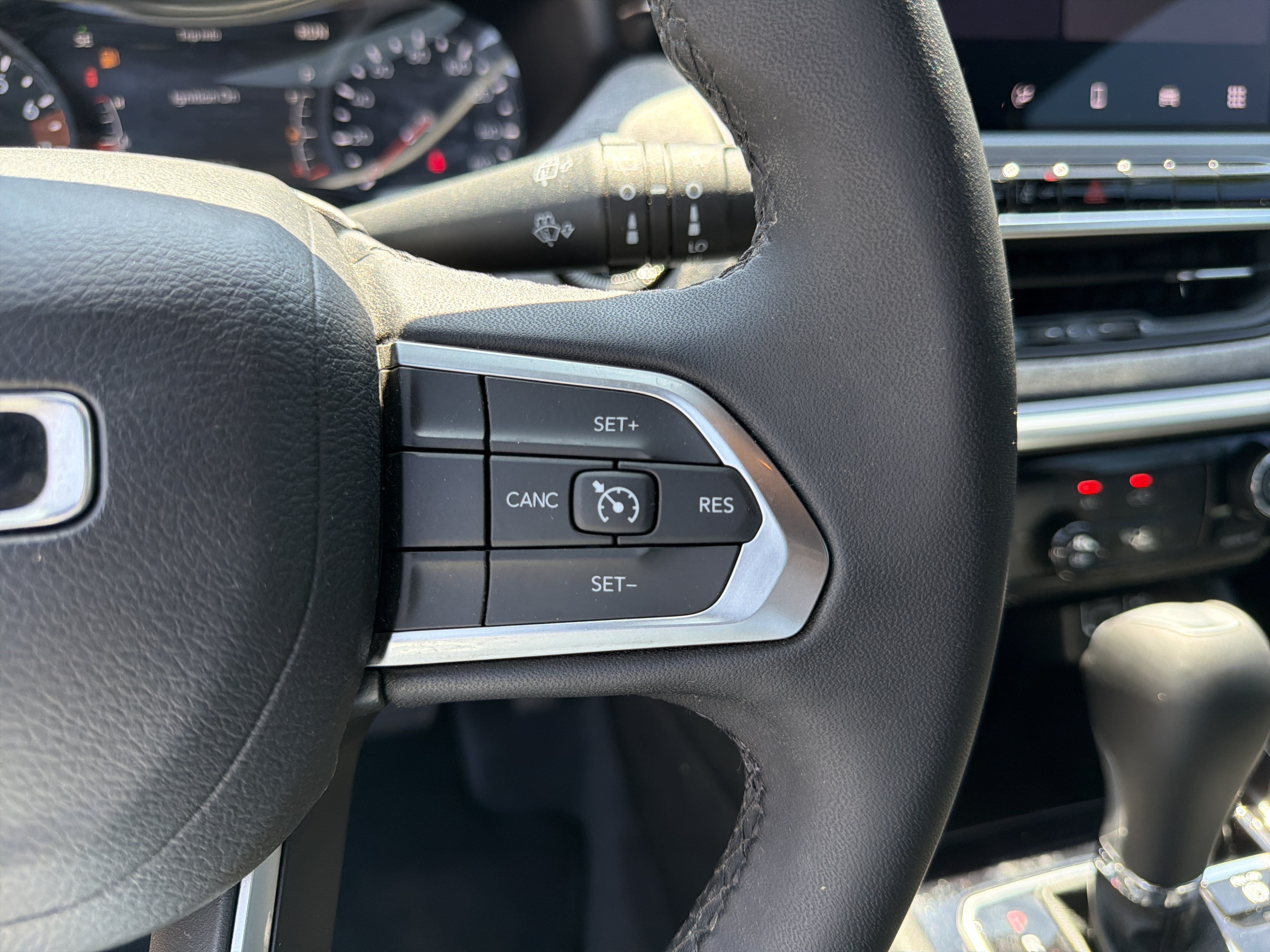 Used 2024 Jeep Compass Latitude AWD/4WD image 25