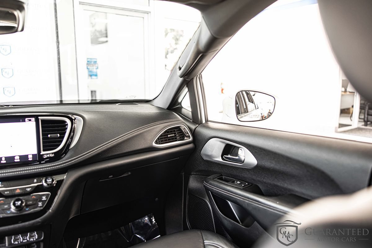 Used 2022 Chrysler Pacifica Touring-L w/ S Appearance Package FWD image 37