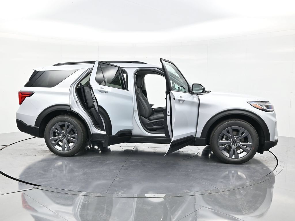 New 2026 Ford Explorer Active w/ Active Comfort Package AWD/4WD image 4