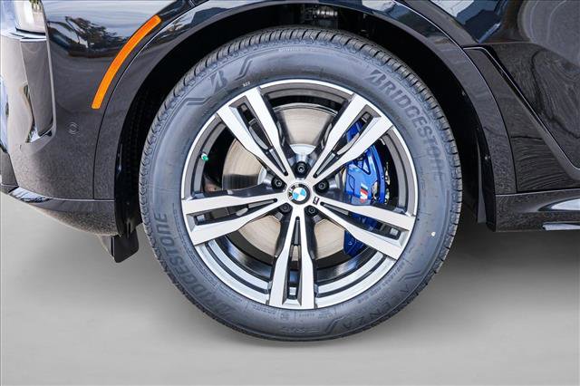 Used 2025 BMW X7 M60i AWD/4WD image 9