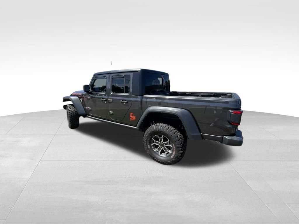 Used 2024 Jeep Gladiator Mojave w/ Technology Group AWD/4WD image 9