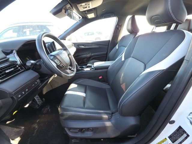 Used 2025 Toyota Camry SE FWD image 8