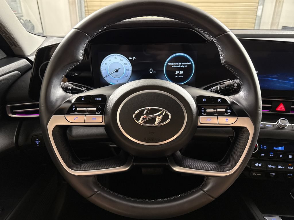 Certified 2023 Hyundai Elantra Limited FWD image 16