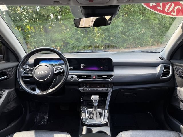 Certified 2024 Kia Seltos EX FWD image 32
