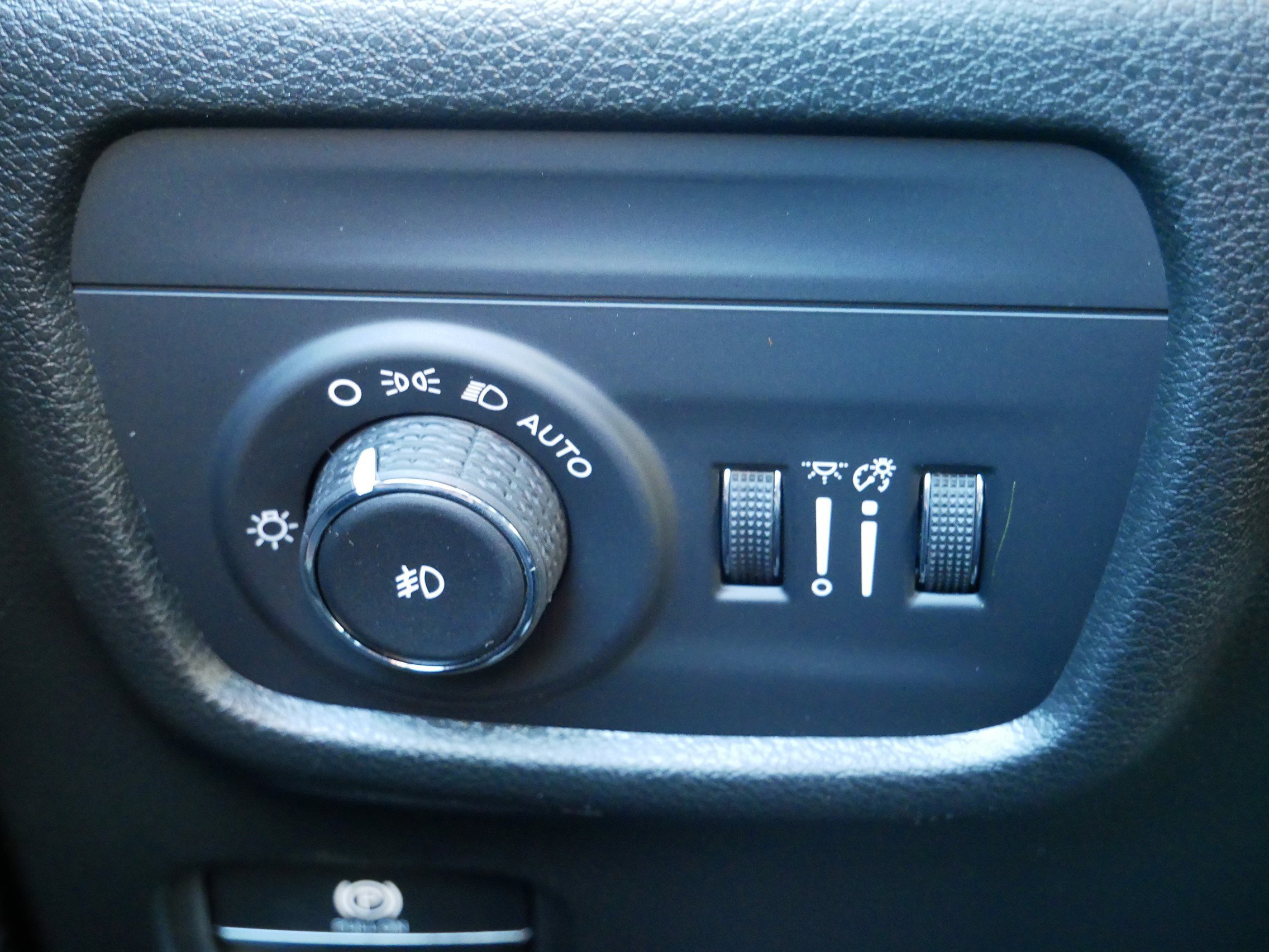 New 2025 Jeep Grand Cherokee L Limited image 18