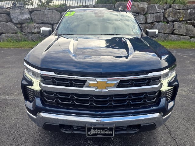 Used 2023 Chevrolet Silverado 1500 LT AWD/4WD image 10