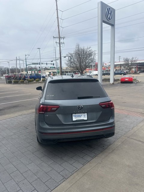 Used 2022 Volkswagen Tiguan SE R-Line image 9