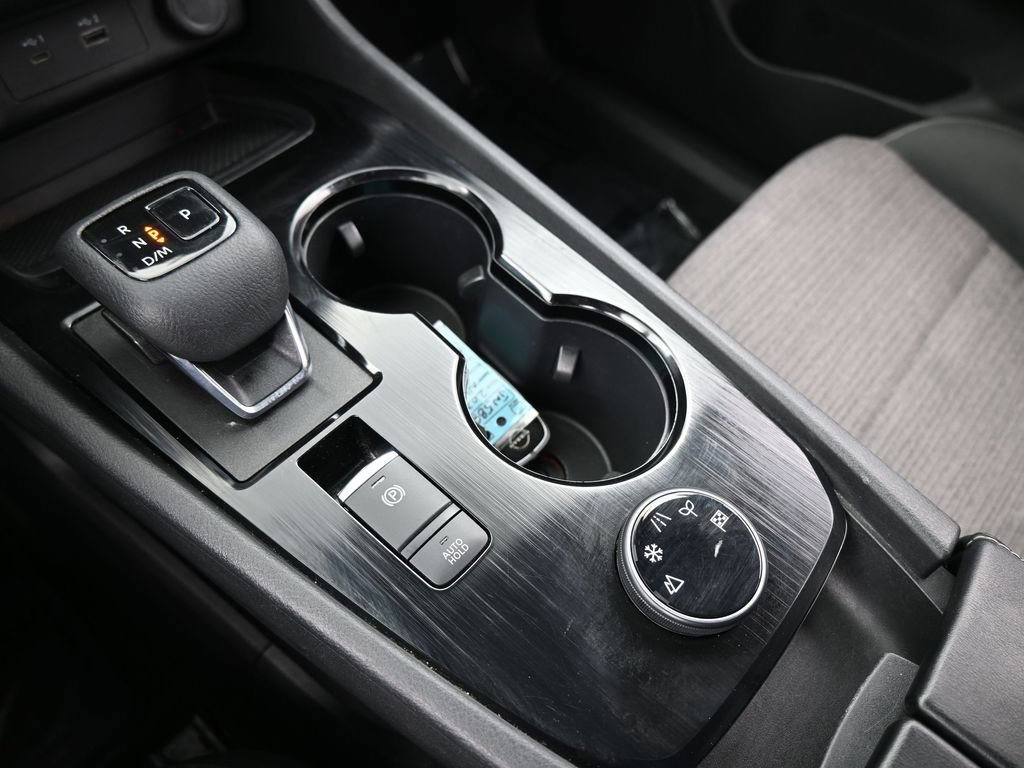 Used 2023 Nissan Rogue SV image 26