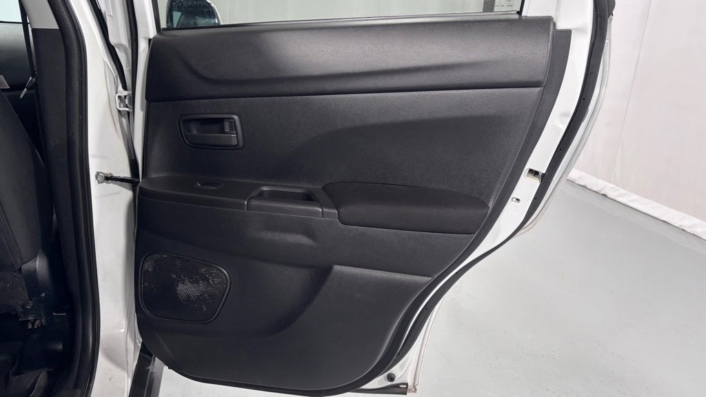 Used 2014 Mitsubishi Outlander Sport ES FWD image 27