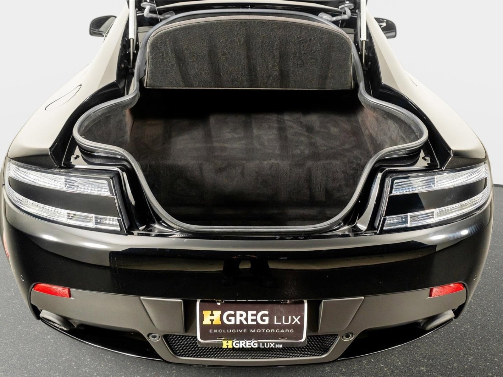 Used 2015 Aston Martin V8 Vantage GT image 43