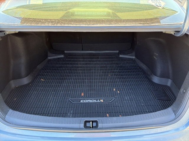 Used 2021 Toyota Corolla LE image 23