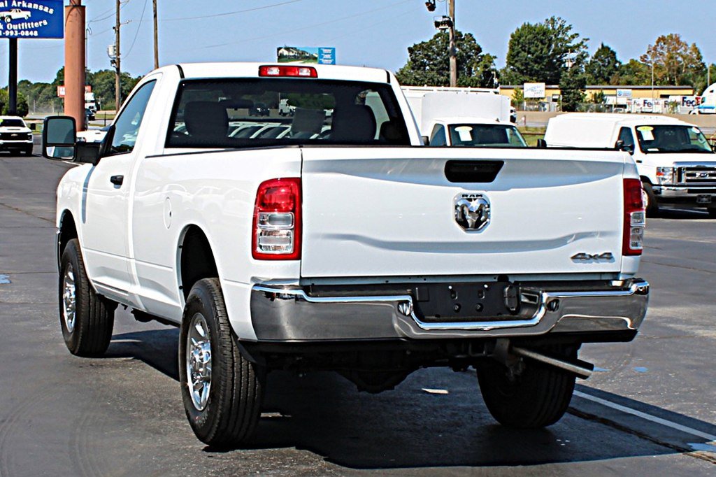 Used 2024 RAM 2500 Tradesman w/ Chrome Appearance Group AWD/4WD image 4