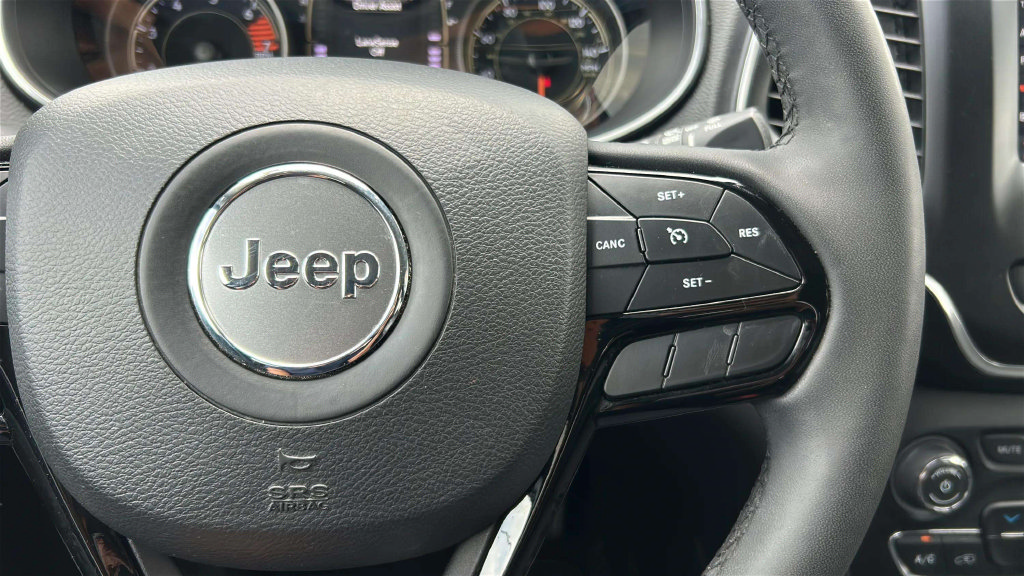Used 2021 Jeep Cherokee Latitude Plus FWD image 12