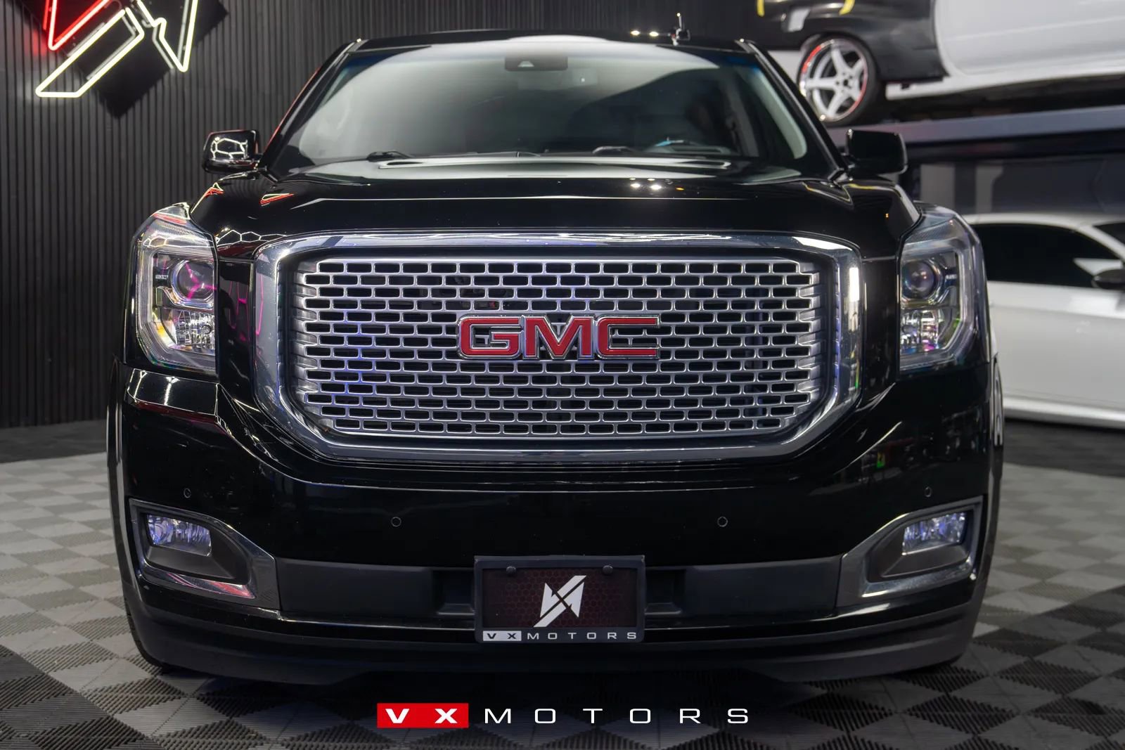 Used 2017 GMC Yukon XL Denali w/ Open Road Package image 3