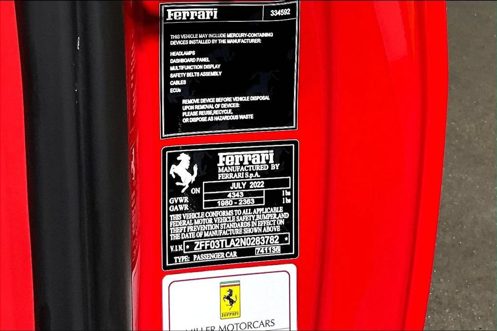 Used 2022 Ferrari 812 Competizione RWD image 17