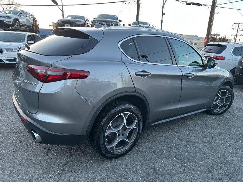 Used 2018 Alfa Romeo Stelvio AWD image 51
