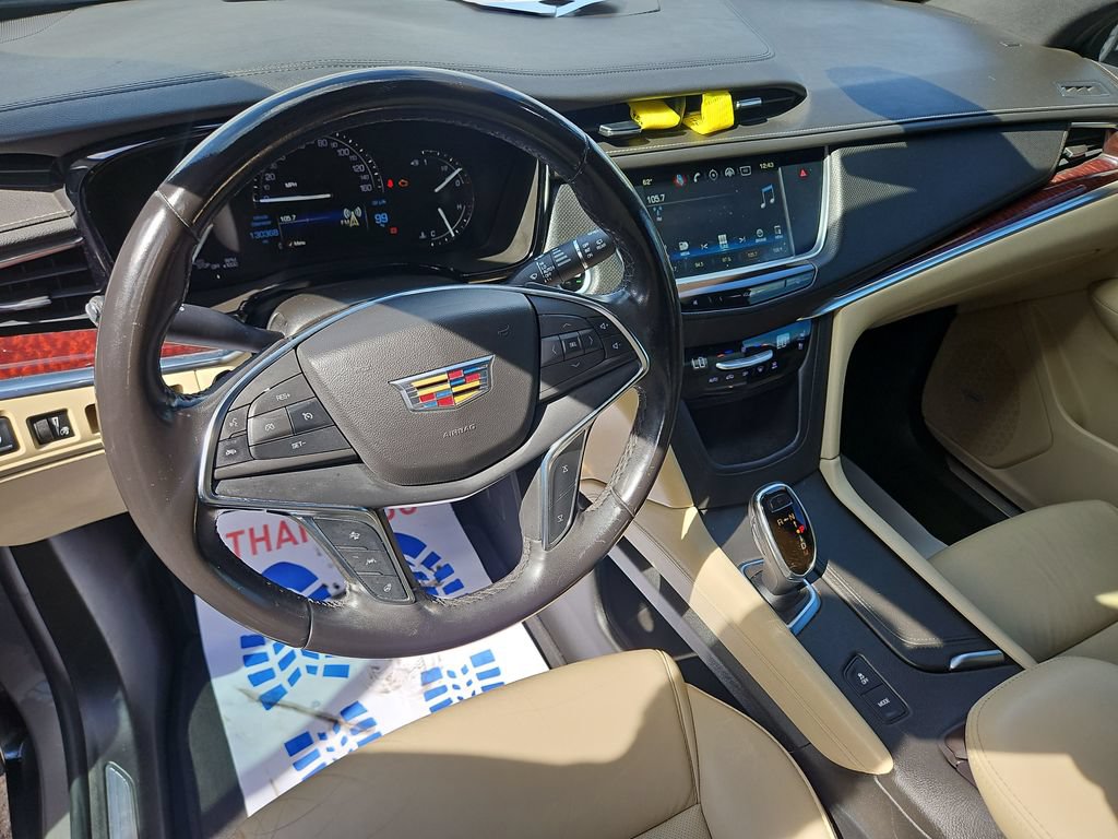 Used 2018 Cadillac XT5 Premium Luxury w/ Driver Assist Package FWD image 12