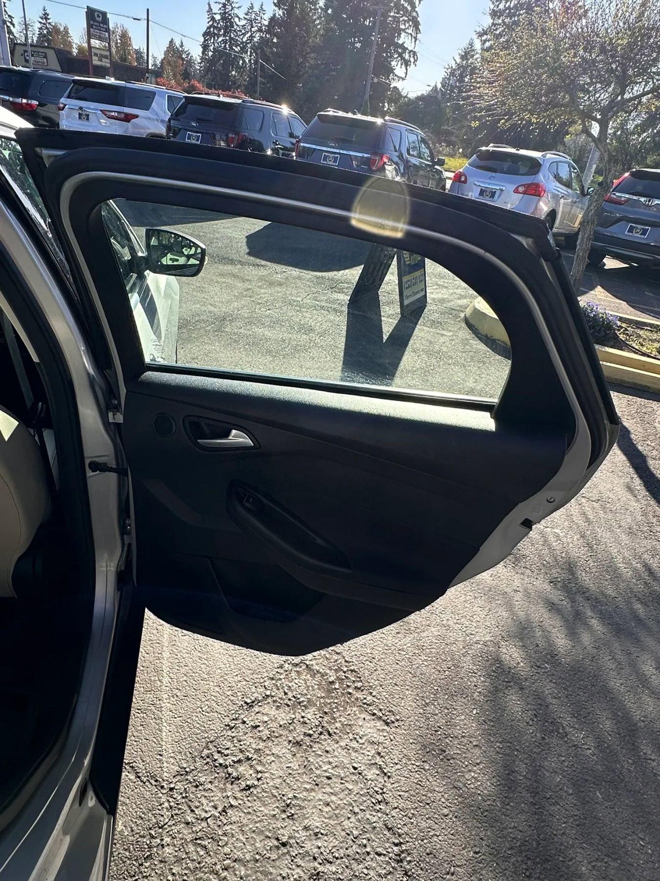 Used 2018 Ford Focus Titanium FWD image 19