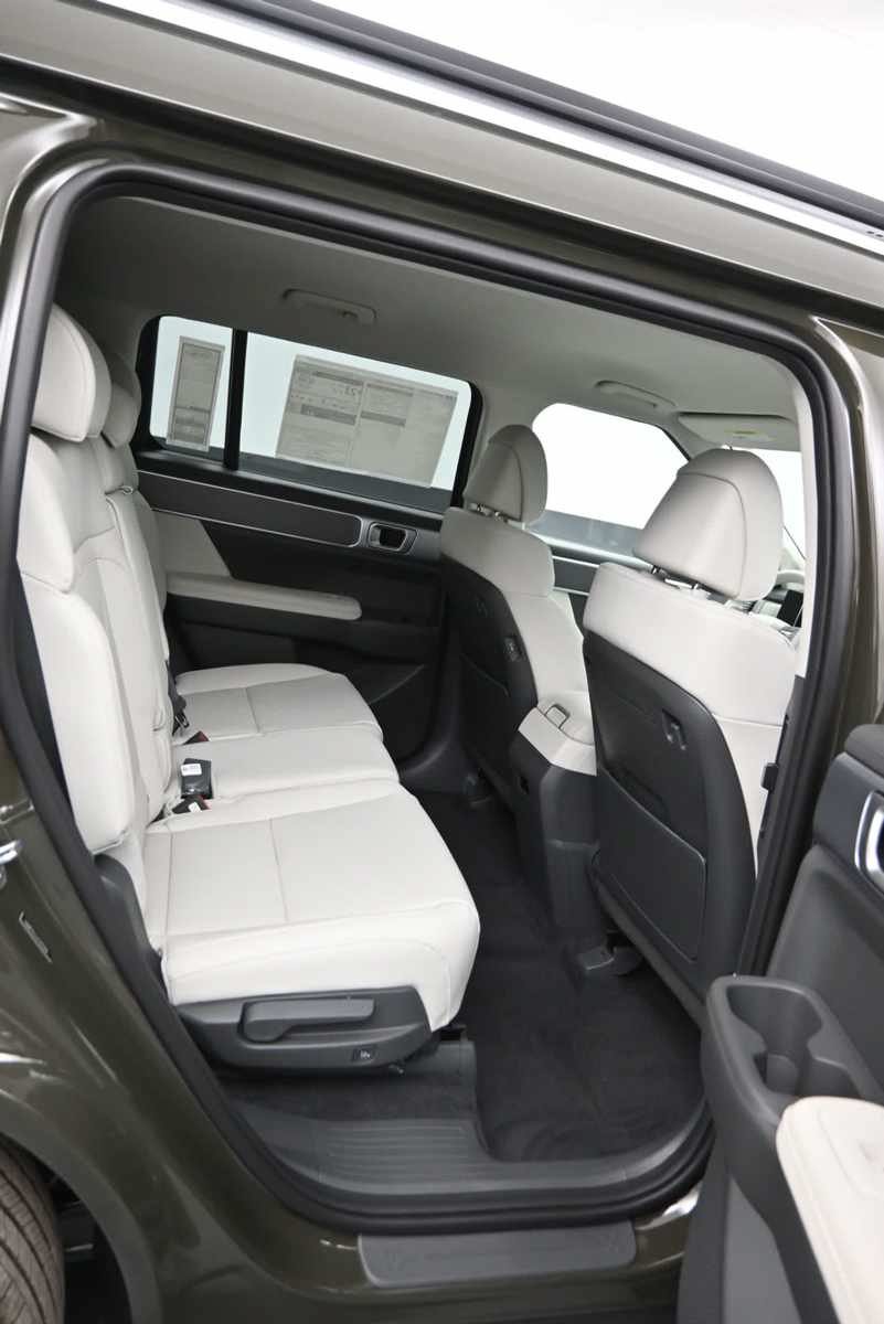 New 2026 Hyundai Santa Fe SEL AWD/4WD image 12