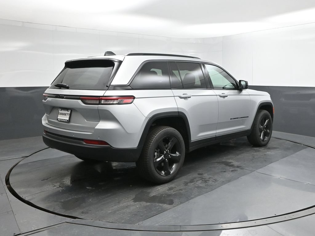 New 2026 Jeep Grand Cherokee Limited w/ Limited Altitude Package RWD image 11