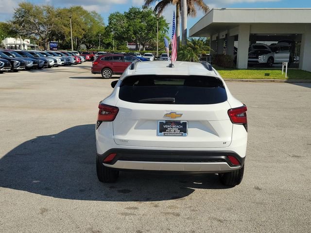 Used 2024 Chevrolet Trax LT w/ Driver Confidence Package image 5