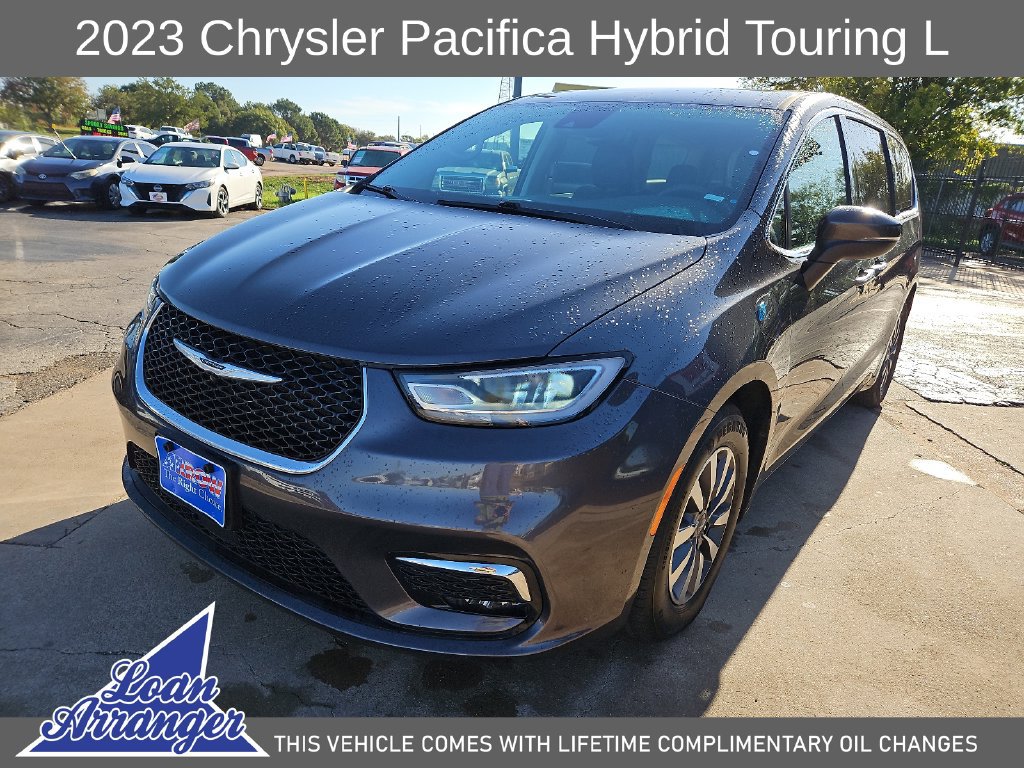 Used 2023 Chrysler Pacifica Touring-L FWD image 4