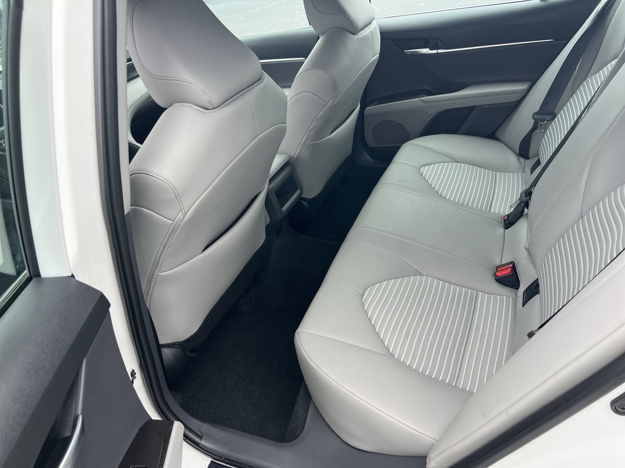 Used 2024 Toyota Camry SE FWD image 32