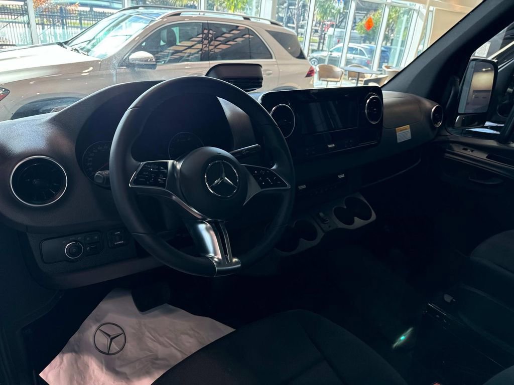 Used 2025 Mercedes-Benz Sprinter 3500 image 19