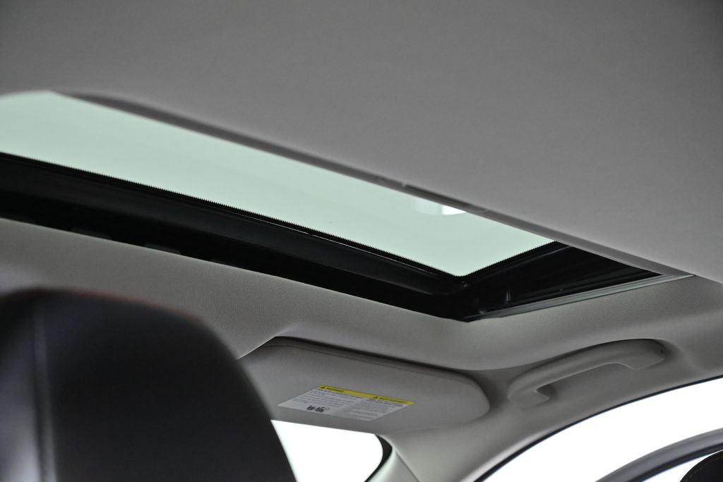 Used 2019 Nissan Pathfinder SL image 32